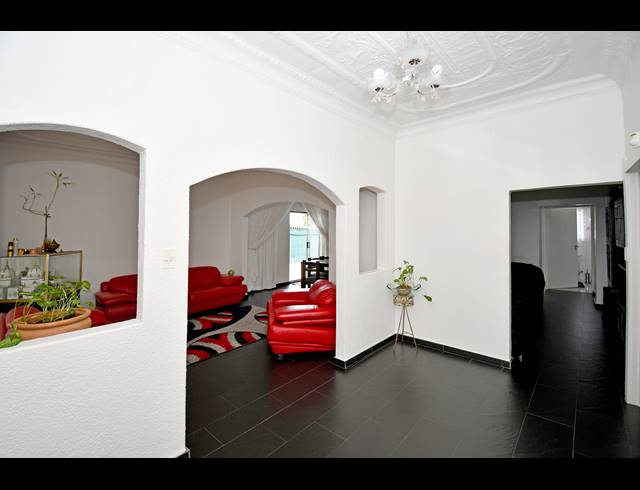 4 BEDROOM HOUSE FOR SALE IN MAYFAIR WEST